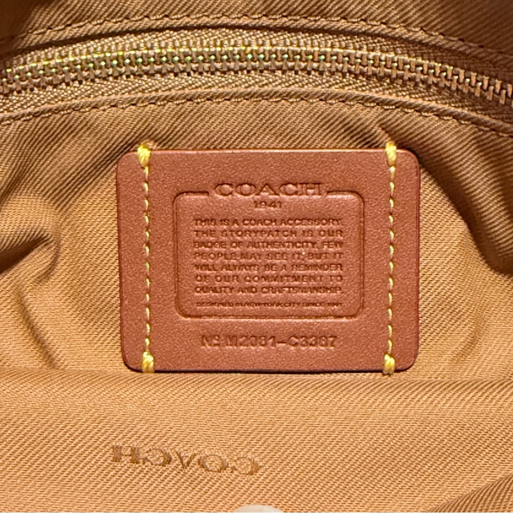 Coach Chalk Signature Horse & Carriage Jacquard Leather Zip Turnlock 26 Pouch - Picture 6 of 6